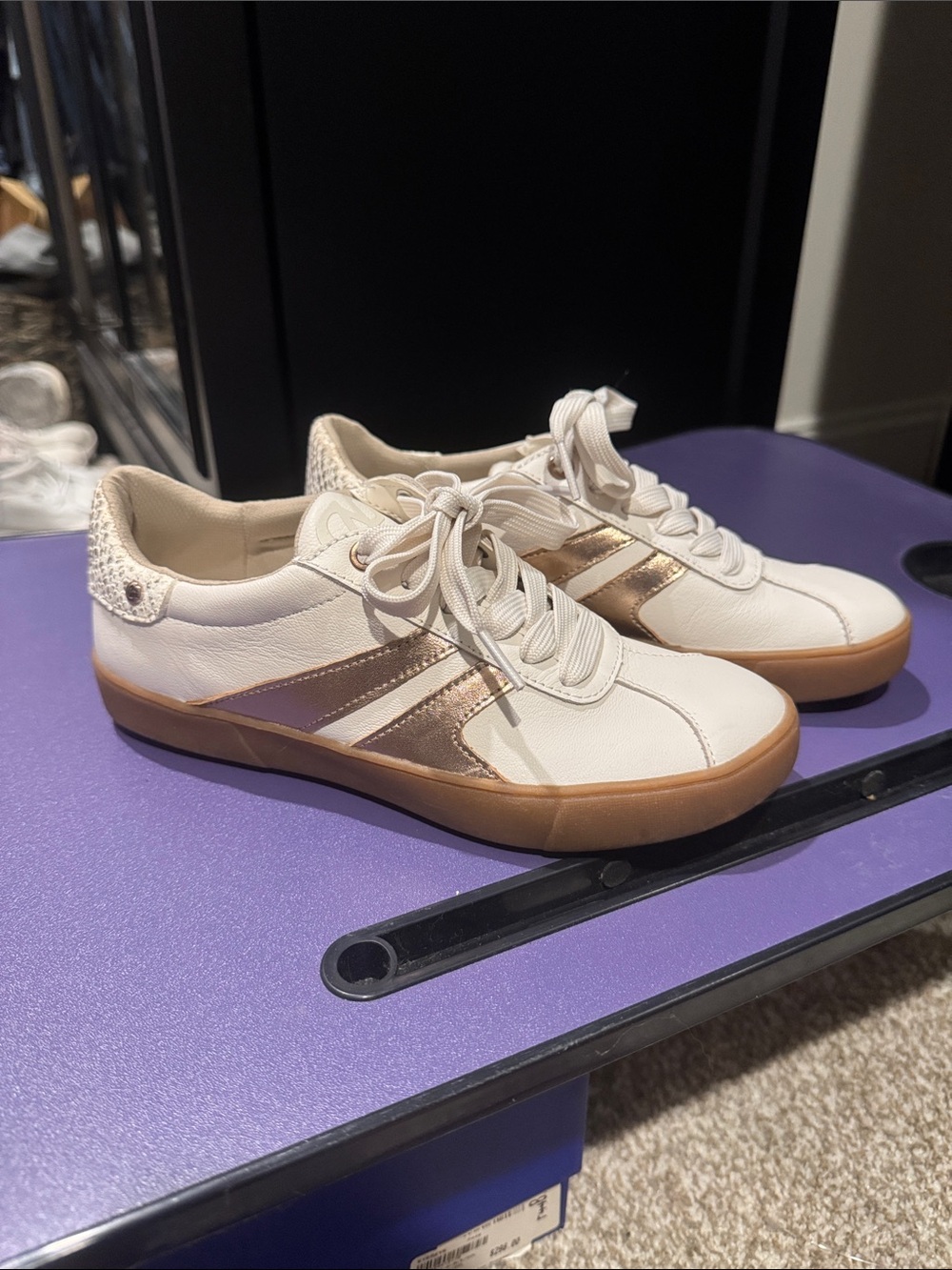 Naturalizer Cream Sneakers with Metallic Rose Gold Stripes